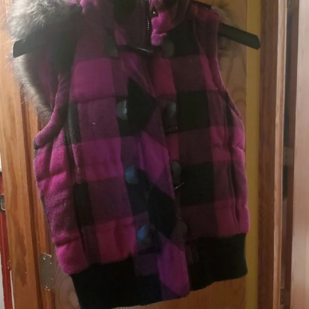 Aeropostale vest